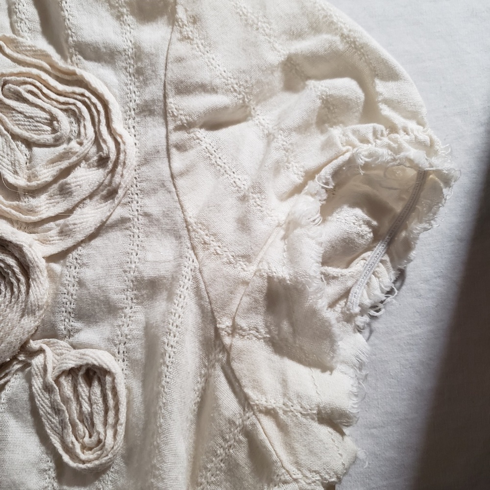 *Maurices* White cotton button up top, small - Picture 4 of 10